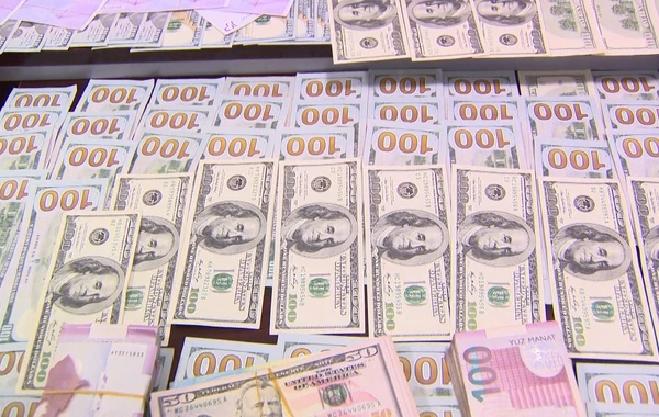 Bakıda 1 ABŞ dollarını 1.74 AZN-ə satan şəxs tutuldu - VİDEO