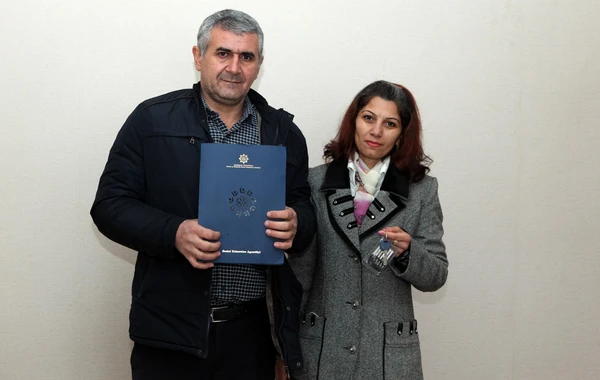 30 şəhid ailəsi və Qarabağ müharibəsi əlillərinə evlər verilib - FOTO