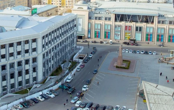 В центре Баку создается современная парковочная зона - ФОТО