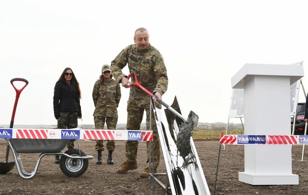 Ильхам Алиев заложил фундамент аэропорта в Физулинском районе - ВИДЕО