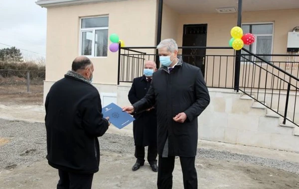 Семьям шехидов и инвалидам Карабахской предоставлены новые дома - ФОТО