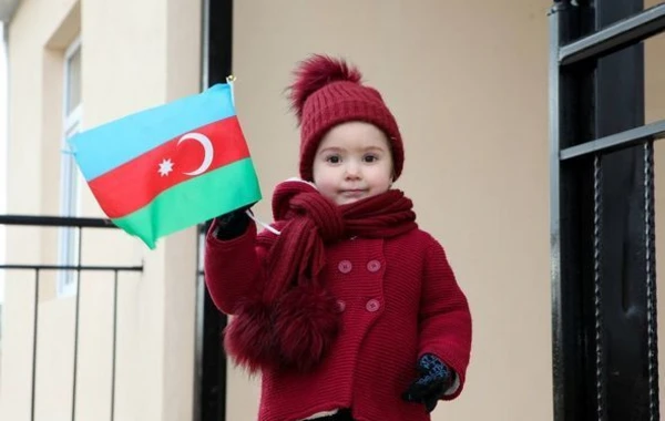 Семьям шехидов и инвалидам Карабахской предоставлены новые дома - ФОТО