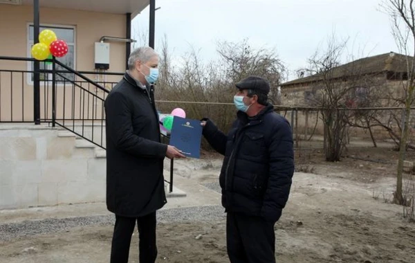 Семьям шехидов и инвалидам Карабахской предоставлены новые дома - ФОТО
