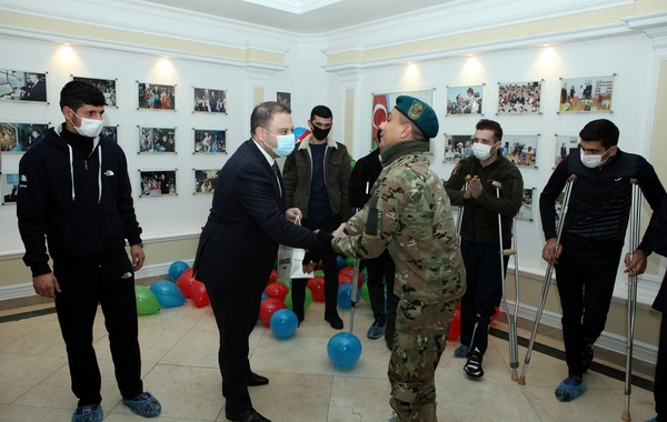 Sosial-psixoloji reabilitasiyaya cəlb olunan qazilərlə görüş olub - FOTO