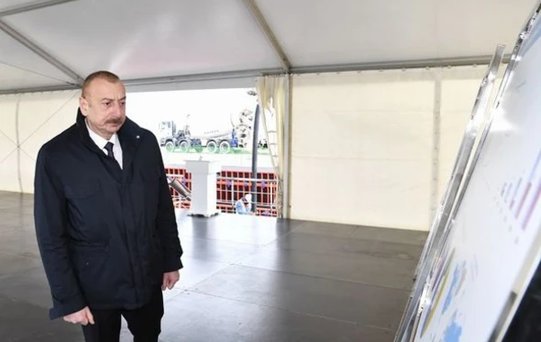 Ильхам Алиев заложил фундамент двух заводов в Сумгайытском химическом промышленном парке - ФОТО
