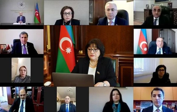 Spiker təhsil qanunvericiliyin təkmilləşməsi ilə bağlı hökumət nümayəndələrini topladı