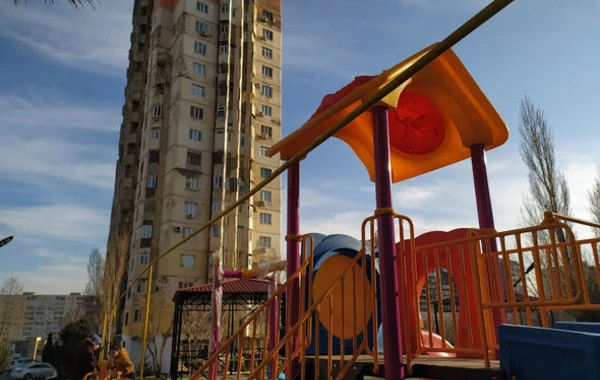 Bakıda əyləncə parkı uşaqlar üçün təhlükə saçır - FOTO