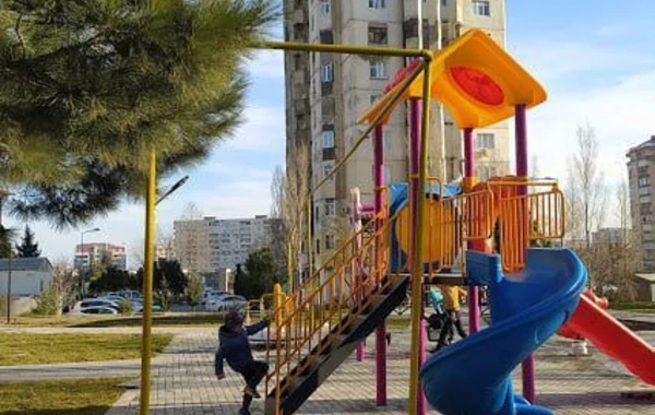 Bakıda əyləncə parkı uşaqlar üçün təhlükə saçır - FOTO