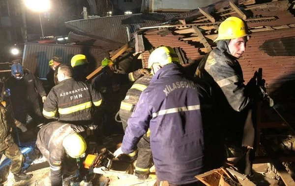 Сильный взрыв в жилом доме в Хырдалане: из-под завалов извлекают жителей - ФОТО/ВИДЕО