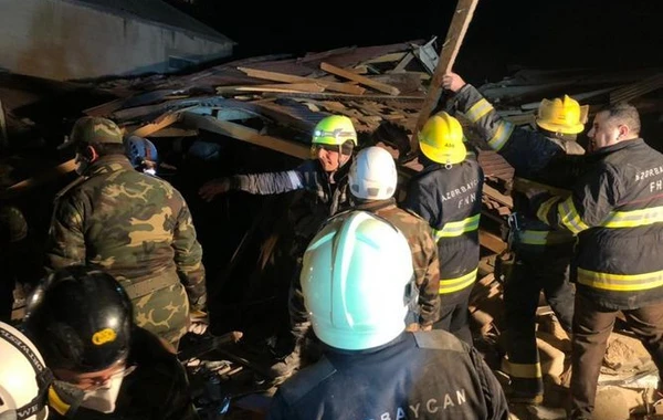 Сильный взрыв в жилом доме в Хырдалане: из-под завалов извлекают жителей - ФОТО/ВИДЕО