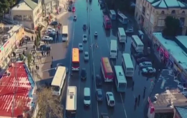 BNA: Avtobus zolaqları boyunca kütləvi qanunsuz parklanma halları müşahidə olunur - VİDEO