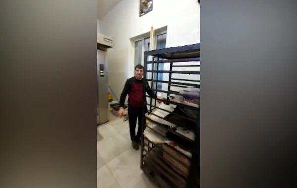 Bakıda şirniyyat sexində karantin qaydalarının pozulduğu aşkarlanıb - VİDEO