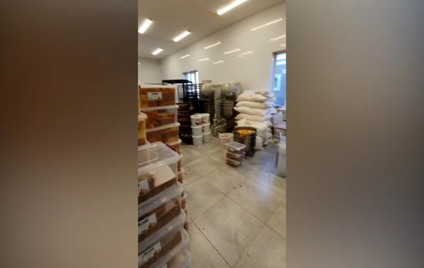 Bakıda şirniyyat sexində karantin qaydalarının pozulduğu aşkarlanıb - VİDEO