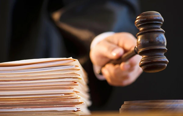 В Азербайджане судят лиц, обвиняемых в госизмене