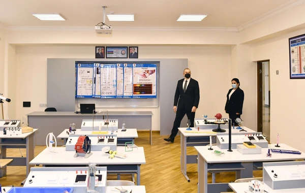 Ильхам Алиев ознакомился с условиями, созданными в новопостроенных школах - ФОТО