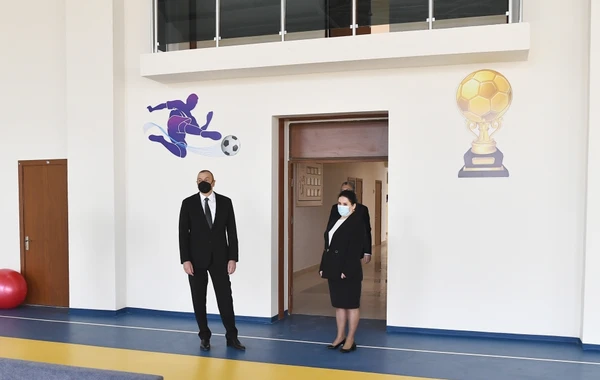 Ильхам Алиев ознакомился с условиями, созданными в новопостроенных школах - ФОТО