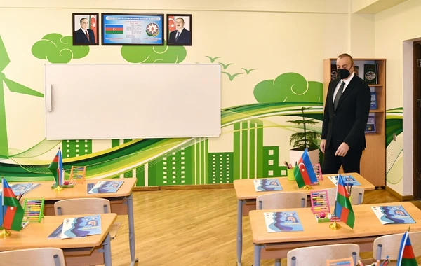 Ильхам Алиев ознакомился с условиями, созданными в новопостроенных школах - ФОТО