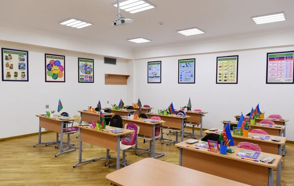 Ильхам Алиев ознакомился с условиями, созданными в новопостроенных школах - ФОТО