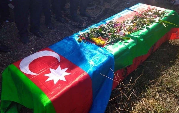 18 şəhidin məzarı Yasamal rayonundakı Şəhidlər Xiyabanına köçürüldü