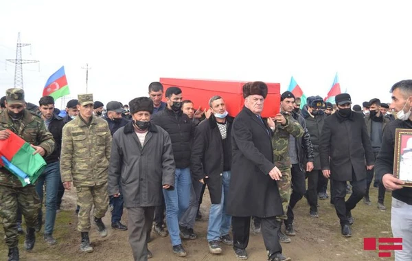 Siyəzəndə şəhid anası dəfndən əvvəl qurban kəsib - FOTO
