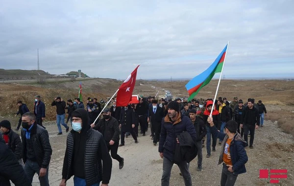 Siyəzəndə şəhid anası dəfndən əvvəl qurban kəsib - FOTO