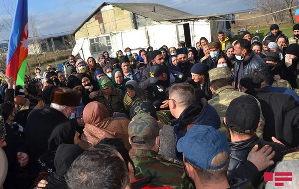 Siyəzəndə şəhid anası dəfndən əvvəl qurban kəsib - FOTO