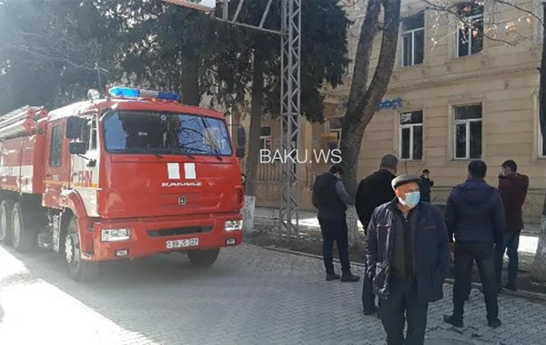 Azərbaycanda poçt binasında yanğın - VİDEO
