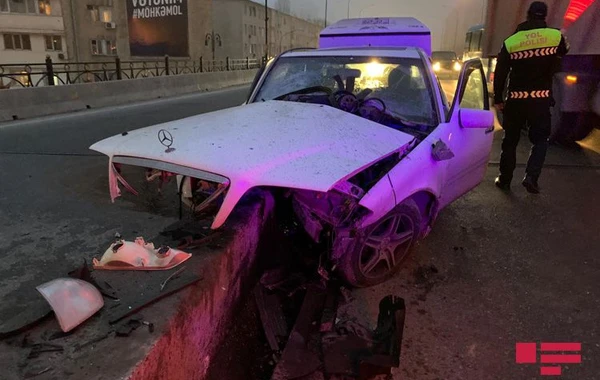 Bakıda sükan arxasında yuxulayan sürücü dəhşətli qəzaya səbəb oldu - FOTO