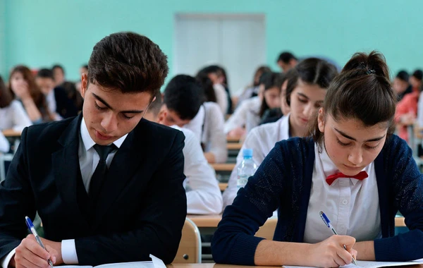 Yuxarı siniflər və universitetlərdə  ənənəvi tədris bu tarixdən bərpa olunur - RƏSMİ