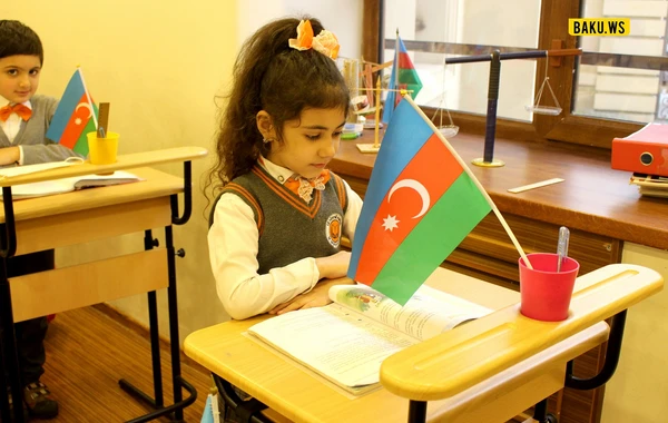 Bakı məktəblərində dərs necə təşkil edilir? - FOTOREPORTAJ