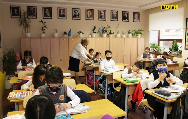 Bakı məktəblərində dərs necə təşkil edilir? - FOTOREPORTAJ
