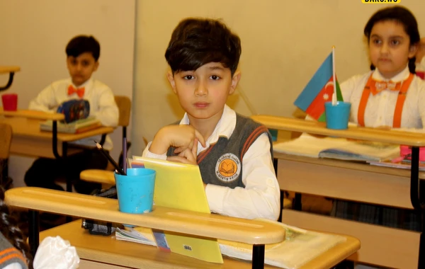 Bakı məktəblərində dərs necə təşkil edilir? - FOTOREPORTAJ