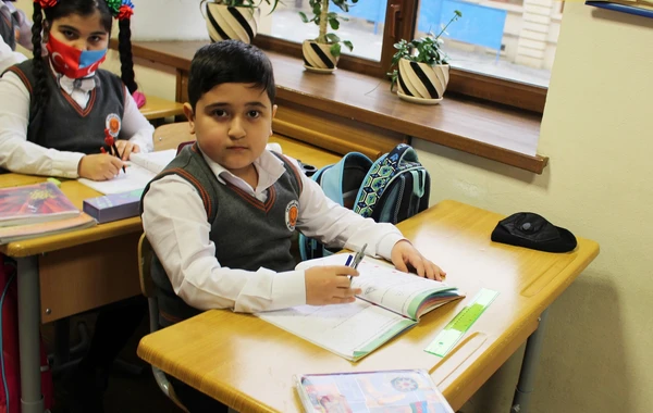 Bakı məktəblərində dərs necə təşkil edilir? - FOTOREPORTAJ