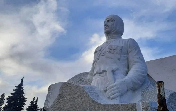 Ermənilər Xocavənddə Qaregin Njdeyə qoyduqları heykəli götürməyə məcbur oldular