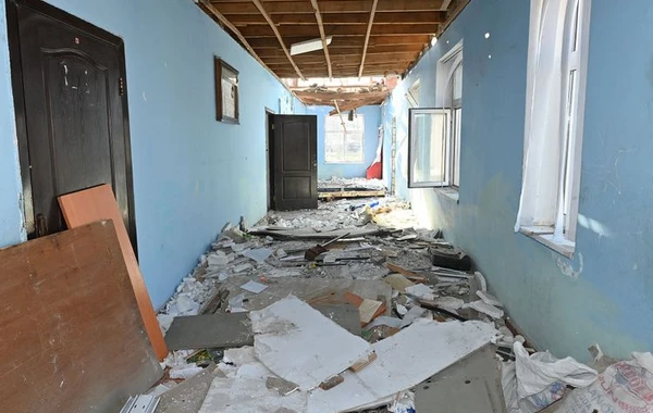 UNICEF və BQXK nümayəndələri Ermənistanın təcavüzü nəticəsində zərər görmüş məktəblərdə olub