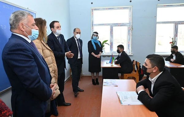 UNICEF və BQXK nümayəndələri Ermənistanın təcavüzü nəticəsində zərər görmüş məktəblərdə olub