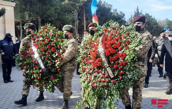 Dörd aydan çox komada qalandan sonra vəfat edən qazi Sumqayıtda dəfn edilib