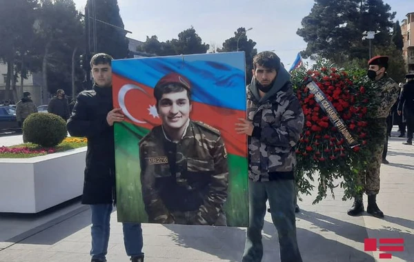 Dörd aydan çox komada qalandan sonra vəfat edən qazi Sumqayıtda dəfn edilib