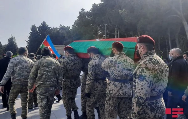 Dörd aydan çox komada qalandan sonra vəfat edən qazi Sumqayıtda dəfn edilib
