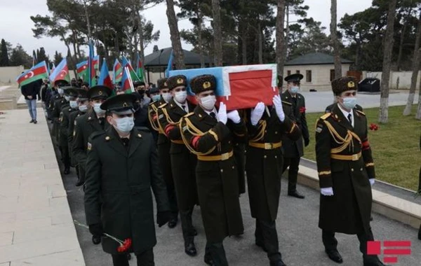 Azərbaycan Ordusunun şəhid olan daha bir hərbçisi dəfn edildi - FOTO