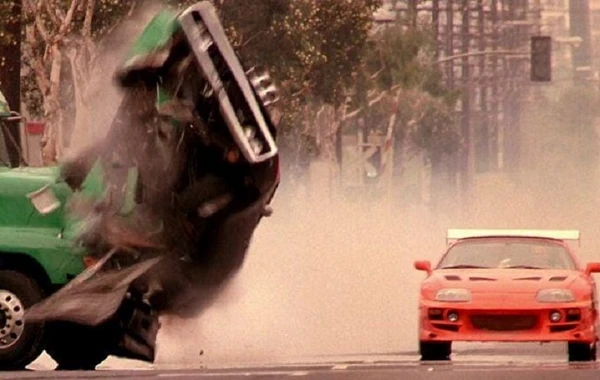 Названы актеры, которые разбили больше всего автомобилей