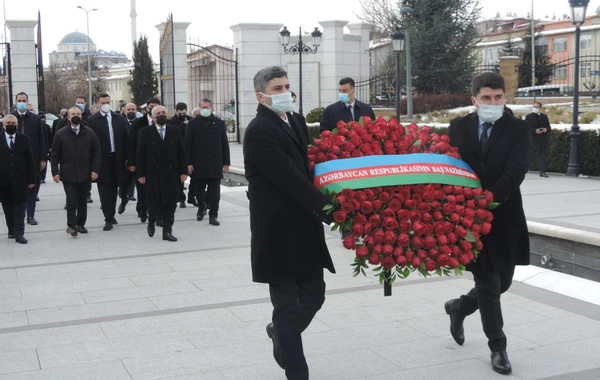 Али Асадов посетил парк Гейдара Алиева в Анкаре - ФОТО