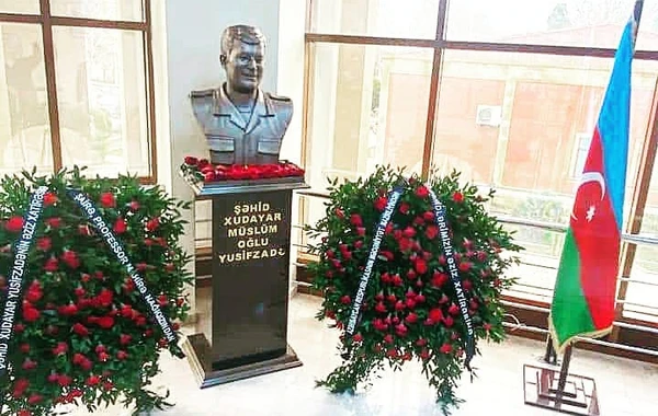 Бюст шехида Худаяра Юсифзаде установлен в школе, где он учился - ФОТО