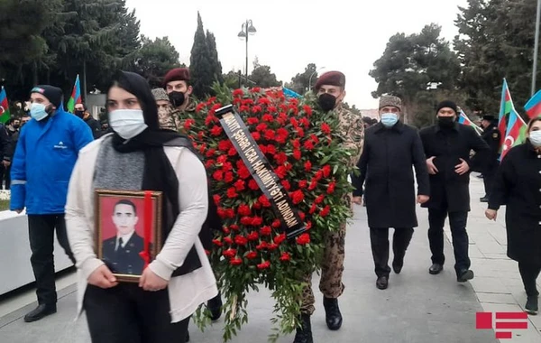 Şəhid hərbçimiz Sumqayıt Şəhidlər Xiyabanında dəfn olunub - FOTO