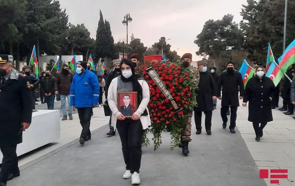 Şəhid hərbçimiz Sumqayıt Şəhidlər Xiyabanında dəfn olunub - FOTO
