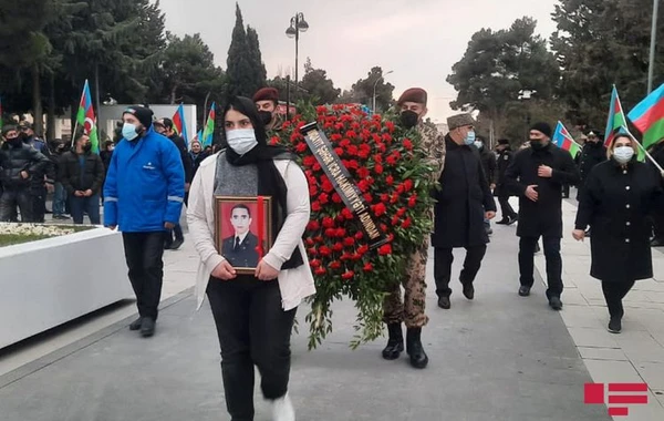 Şəhid hərbçimiz Sumqayıt Şəhidlər Xiyabanında dəfn olunub - FOTO