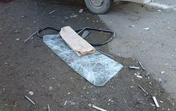 Azərbaycanda mikroavtobus qəzaya uğrayıb, xəsarət alanlar var - FOTO