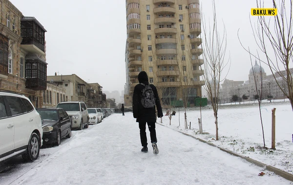 Qarlı Bakı FOTOLARDA