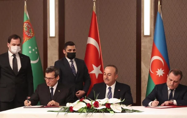 Türkiyə, Azərbaycan və Türkmənistan XİN başçılarının görüşü ilə bağlı birgə bəyanat yayılıb - FOTO