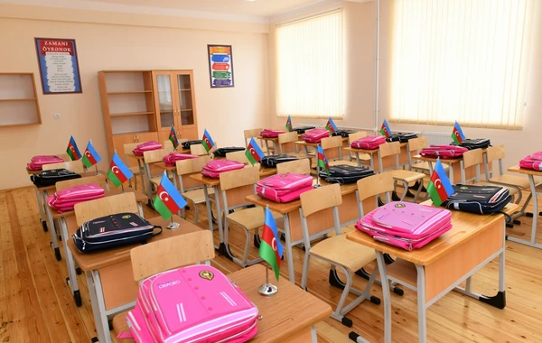 Ильхам Алиев принял участие в церемонии предоставления квартир семьям шехидов и инвалидам войны - ФОТО